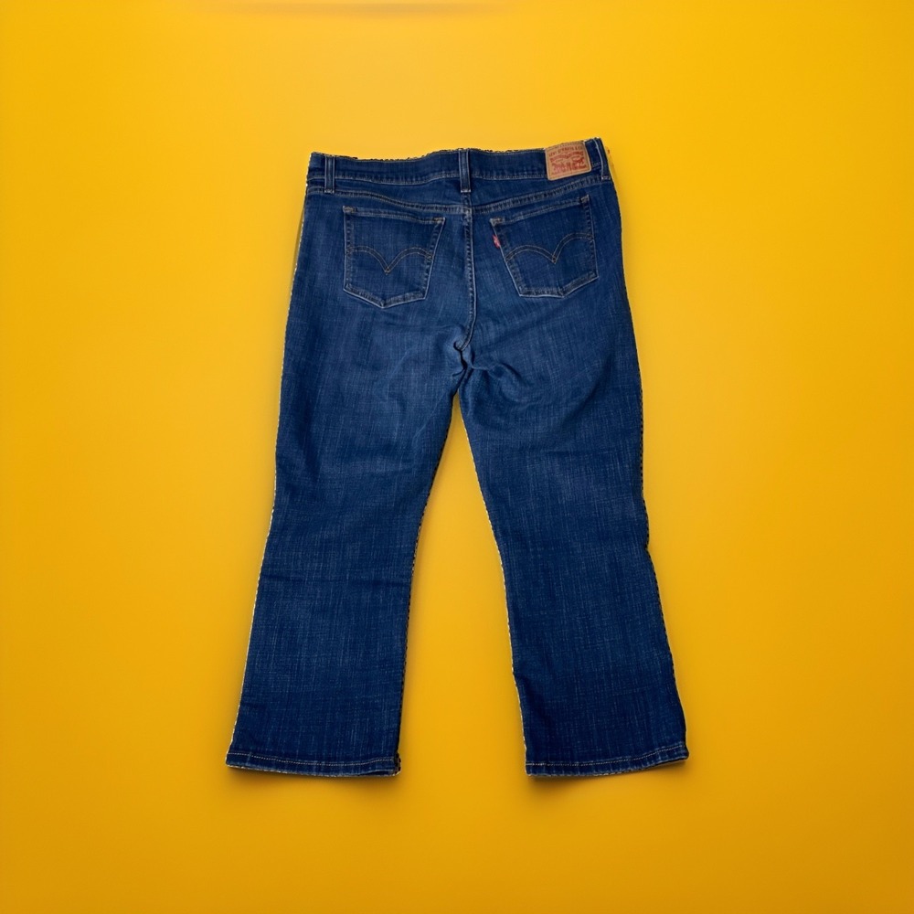 Levi's Women's Blue Med Wash Slim Mid Rise Capri Jeans Stretch Size 31